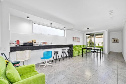 Modern Self-contained Studio At Crows Nest - Tweed Heads Accommodation 1
