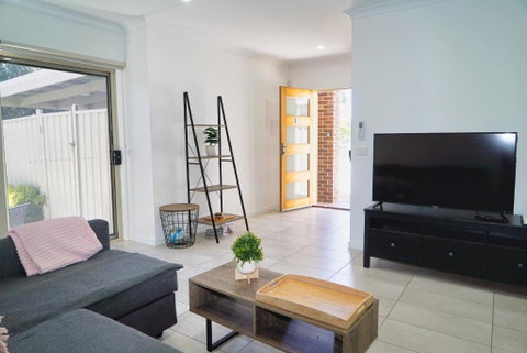 Modern Style Unit 2 Deer Park - Tweed Heads Accommodation 0