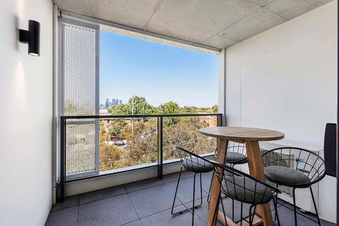 Modern Urban Retreat In Brunswick - Tweed Heads Accommodation 1