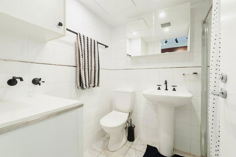 MP303 - Studio Apartment, Military Road, Cremorne - Tweed Heads Accommodation 3