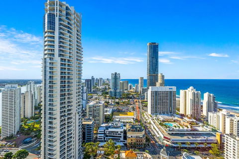 NEW Chevron Ocean Views Central Surfers. - Tweed Heads Accommodation 3