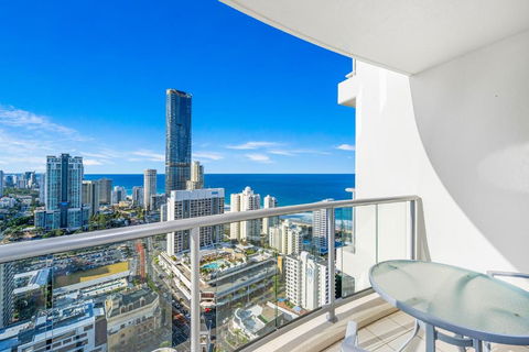 NEW Chevron Ocean Views Central Surfers. - Tweed Heads Accommodation 0