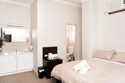New Crown Hotel Motel - Tweed Heads Accommodation 3