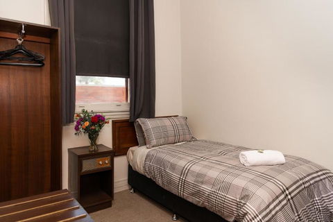 New Crown Hotel Motel - Tweed Heads Accommodation 2