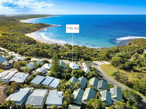 NEW Luxury Angourie Villa! Dream Location, WiFi ++ - Tweed Heads Accommodation 1