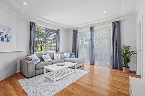 NEW Sailors Cove Pet Friendly - Tweed Heads Accommodation 0