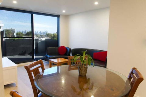 New Spacious 2 Bedroom With Gorgeous City Views - Tweed Heads Accommodation 2