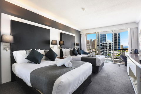 NEW Stunning Central Surfers Studio Apartment. - Tweed Heads Accommodation 0