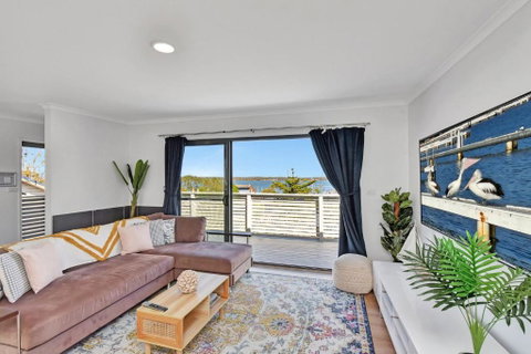 New Property Seabreeze Bungalow - Lakeview Sunset Delight At Sunshine On Lake Macquarie - Tweed Heads Accommodation 2
