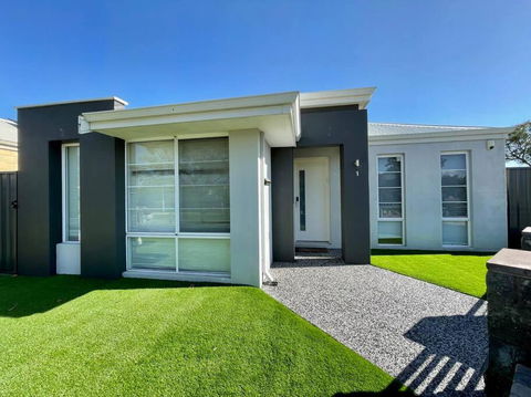 Nice And Neat House For Your Journey - Renovated - Tweed Heads Accommodation 2
