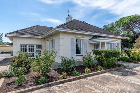 Normanville, Large Historic Three Bedroom Home - Tweed Heads Accommodation 0