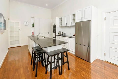 Normanville, Large Historic Three Bedroom Home - Tweed Heads Accommodation 2