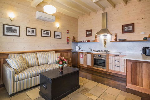 Old Bank Boutique Hotel - Tweed Heads Accommodation 2
