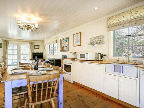 Orchard Cottage Alpine Southern Highlands - Tweed Heads Accommodation 3