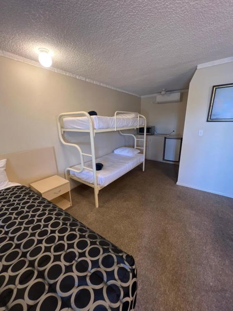 OVERLANDER MOTOR LODGE - Tweed Heads Accommodation 3