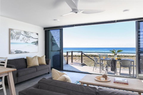 Pacific Dawn On The Beach Two - Tweed Heads Accommodation 0