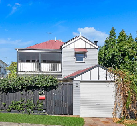 Paddington Cottage - A Classic Queenslander Stay - Tweed Heads Accommodation 0
