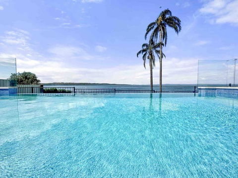 Panoramic Lakefront 6 BDRM Villa - Tweed Heads Accommodation 3