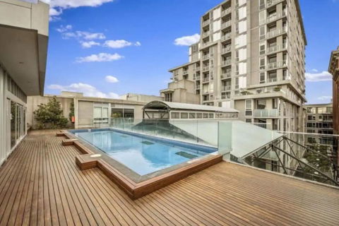 Parade Place - A Central Balcony Stay - Tweed Heads Accommodation 2