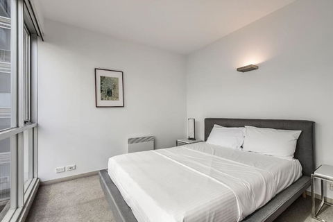 Parade Place - A Central Balcony Stay - Tweed Heads Accommodation 3