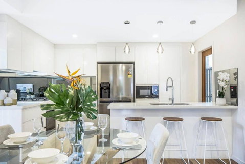 Park Avenue Townhouse Retreat Brisbane Sleeps 10 - Tweed Heads Accommodation 1