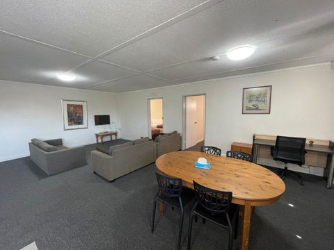 Parkside Inn Motel - Tweed Heads Accommodation 3