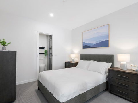 Peaceful 1-Bed Unit With A Spacious Balcony - Tweed Heads Accommodation 1