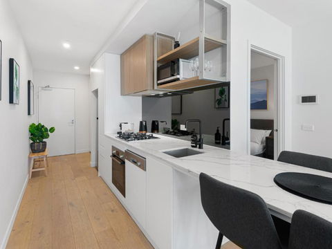 Peaceful 1-Bed Unit With A Spacious Balcony - Tweed Heads Accommodation 2