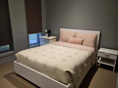 Peaceful 3 Bedroom House In Melton Vic - Tweed Heads Accommodation 1