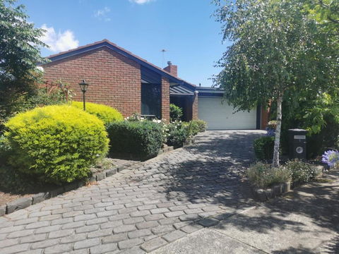 Peaceful House In Mill Park Melbourne - Tweed Heads Accommodation 0