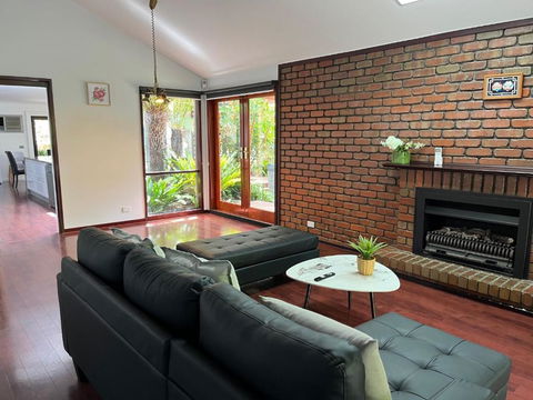 Peaceful House In Mill Park Melbourne - Tweed Heads Accommodation 2