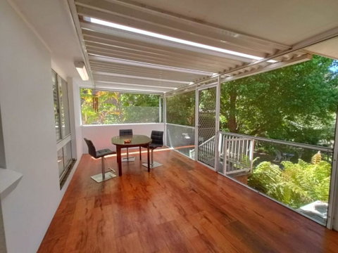 Peaceful Room In Modern And Spacious Baulkham Hills Home - BH2 - Tweed Heads Accommodation 3