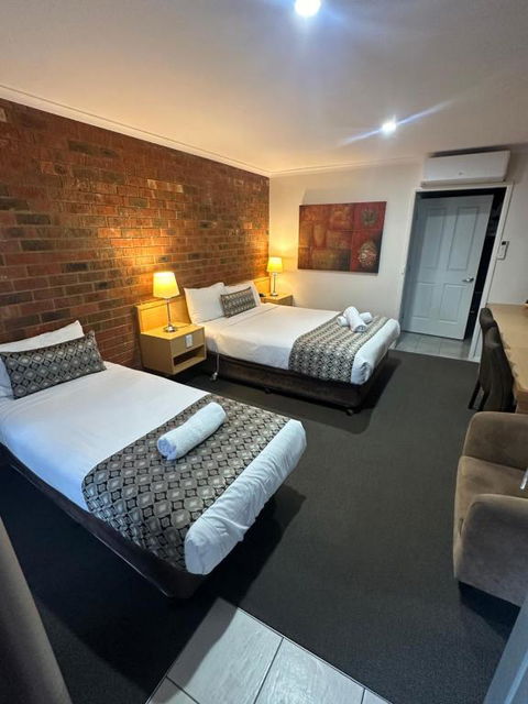 Pevensey Motor Lodge - Tweed Heads Accommodation 1