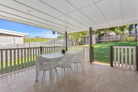 Perfect Cooee Bay Beach Getaway! - Tweed Heads Accommodation 2