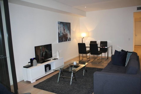 Perfect Large One Bedroom Plus Study - ALB09518 - Tweed Heads Accommodation 0