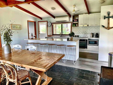 Port Elliot Coastal Cottage - 18 Handby Street,Port Elliot, No Linen Included - Tweed Heads Accommodation 3