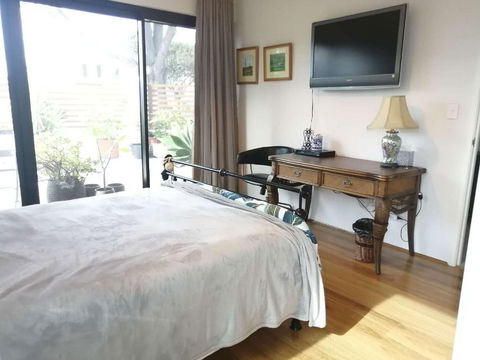 Private & Cosy! Master Bedroom In Perth With Garden View - Tweed Heads Accommodation 1