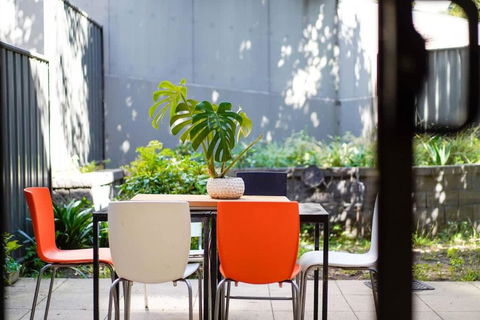 Prime Kensington 2BR Apt With A Massive Backyard - Tweed Heads Accommodation 3