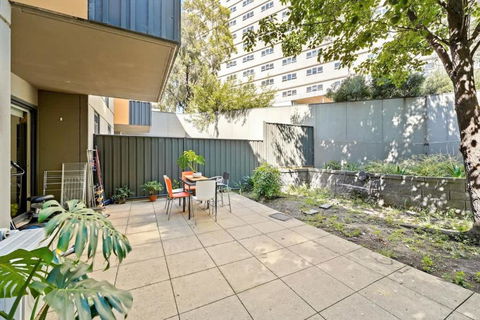 Prime Kensington 2BR Apt With A Massive Backyard - Tweed Heads Accommodation 2