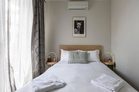 Primrose - Chic Mid-Century Style In Brunswick - Tweed Heads Accommodation 3
