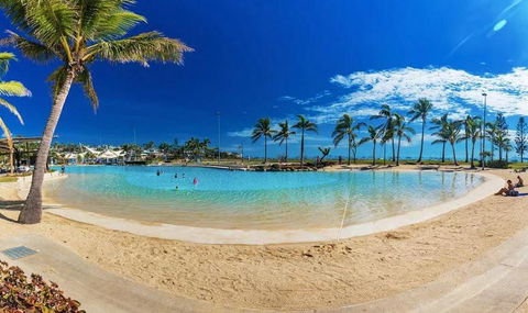 QCWA Cheerful Cottage - Airlie Beach - Tweed Heads Accommodation 3