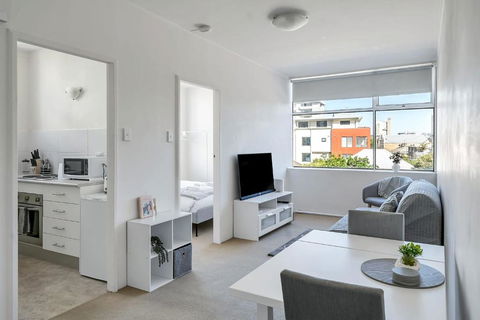 Quaint 1BD On The Doorstep Of Manly Beach - Tweed Heads Accommodation 2