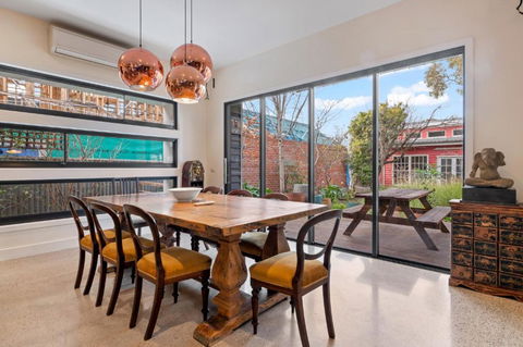 Quaint 4-Bed With Backyard 5-Min To The Beach - Tweed Heads Accommodation 3