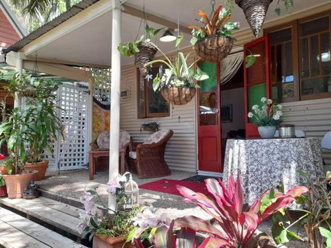 Quirky Cottage In Centre Of Maleny, Walk Everywhere - Tweed Heads Accommodation 3