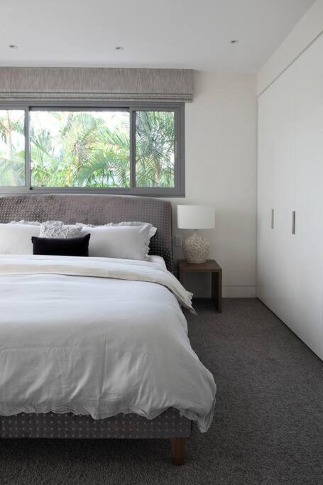 Racquet Retreat By Noosa Secret Destinations- Short Walk To Hastings Street - Tweed Heads Accommodation 3