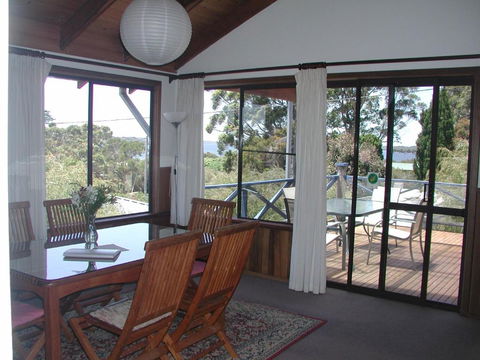 Rainbow House - Tweed Heads Accommodation 1