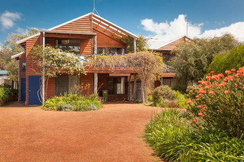 Rainbow House - Tweed Heads Accommodation 0