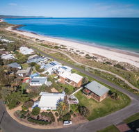 At The Beach - 54 Elizabeth Crescent - Tweed Heads Accommodation