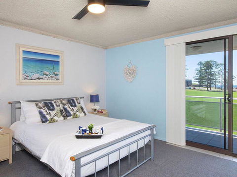 At The Beach - Kiama Surf Beach At Your Doorstep - Tweed Heads Accommodation 2