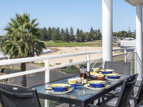At The Beach - Kiama Surf Beach At Your Doorstep - Tweed Heads Accommodation 1